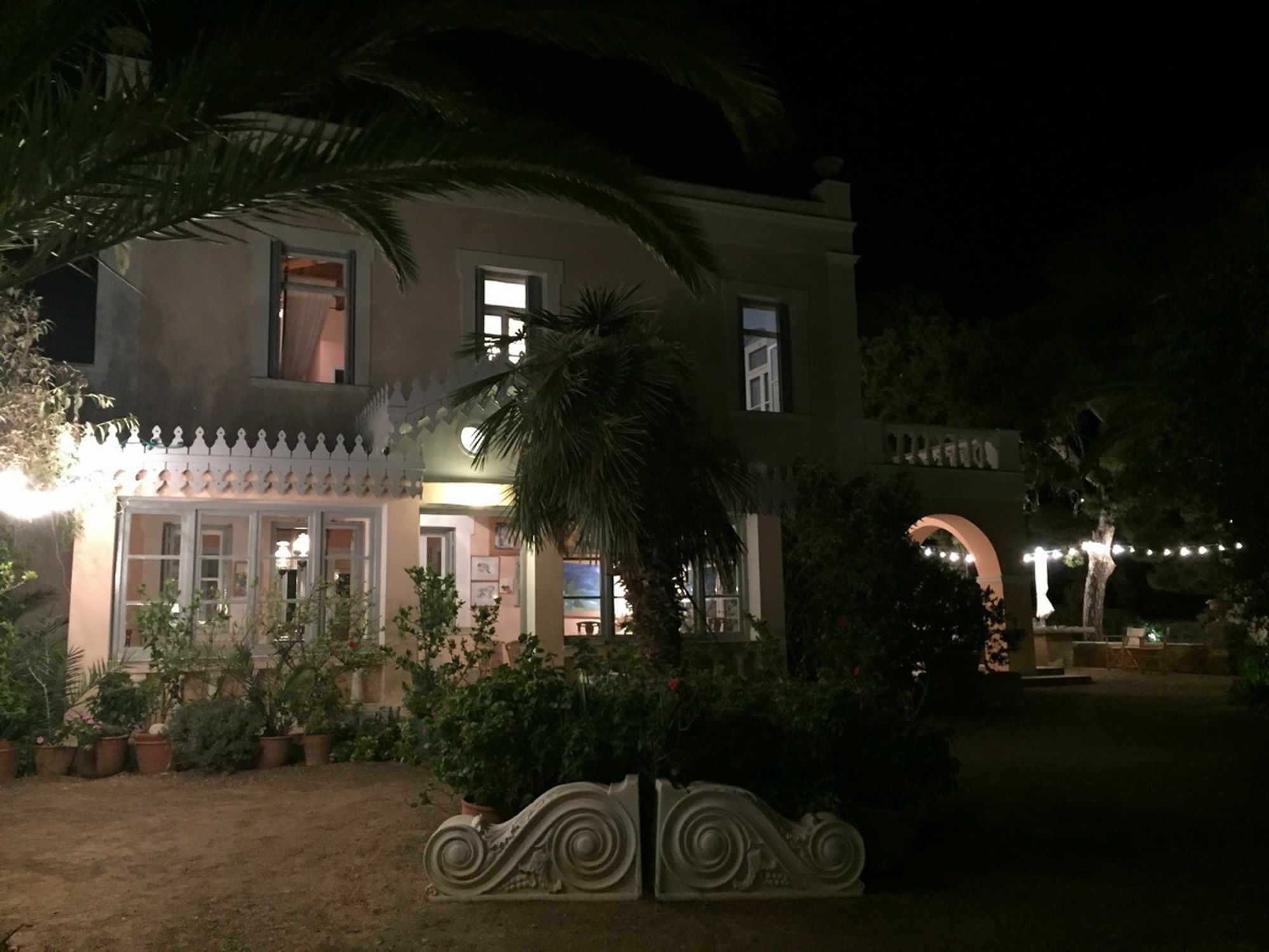 Aristocratic 19Th Century Neo Classical Mansion With Private Pool Φοίνικας Εξωτερικό φωτογραφία